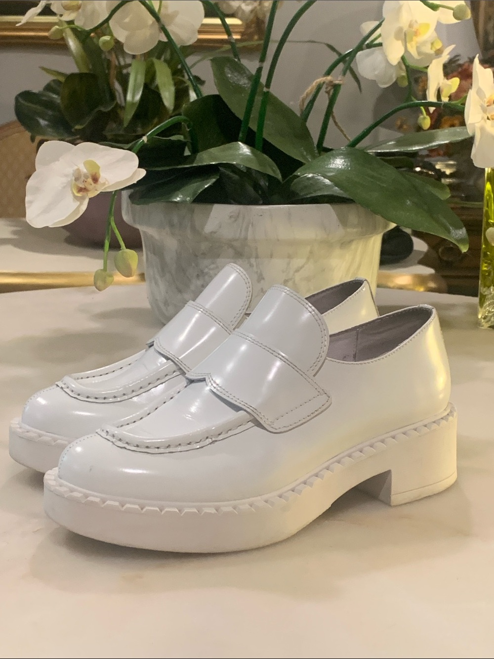 Jeffrey Campbell White Loafer size 6
